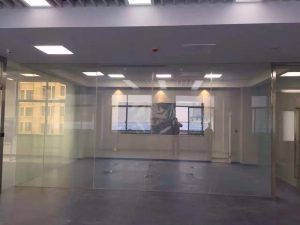 switchable glass partition on