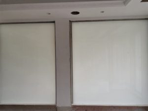Switchable privacy glass